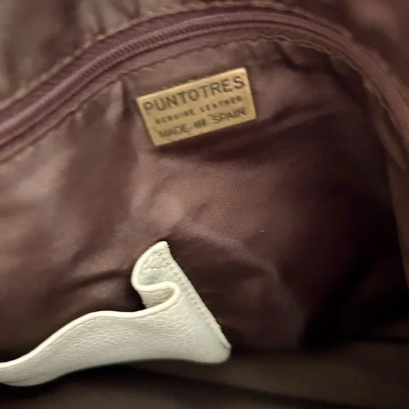 Cream Crescent Shoulder Bag with Minimalist Design. Made in Spain. - Picture 3 of 7